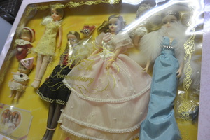 静岡県より、リカちゃん人形、バービー人形、アンティークドールの買取