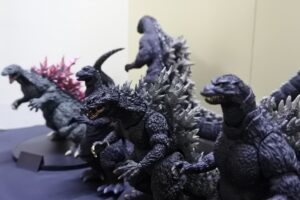 名古屋市千種区にてゴジラフィギュアの出張買取