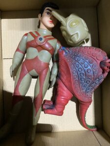 あま市のお客様からウルトラ怪獣ソフビ人形をお売り頂きました｡