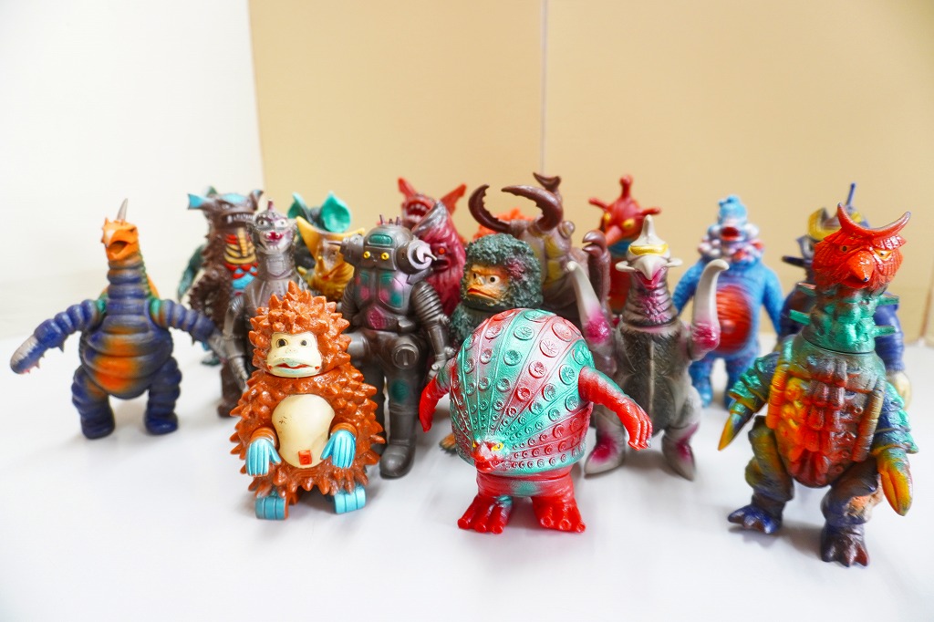 滋賀県からキングザウルスシリーズのソフビ等を宅配買取