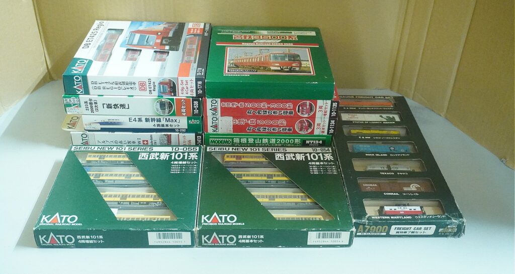買取した鉄道模型の箱詰めと搬出作業